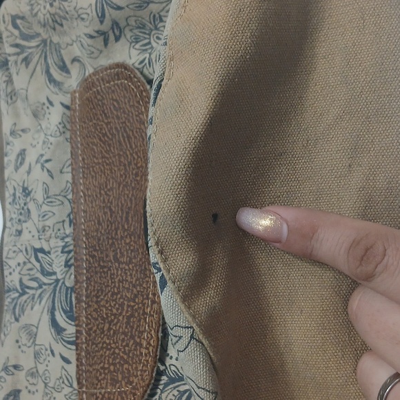 Tan and Brown Shoulder Bag with Floral Print and Adjustable Strap - Picture 5 of 7